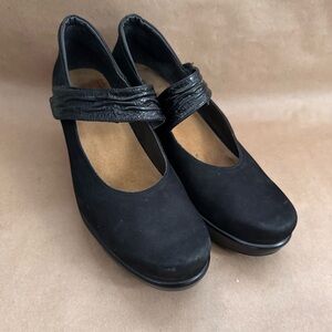 Naot Isabella Wedge Heels in Black Nubuck Leather. Size EU 41